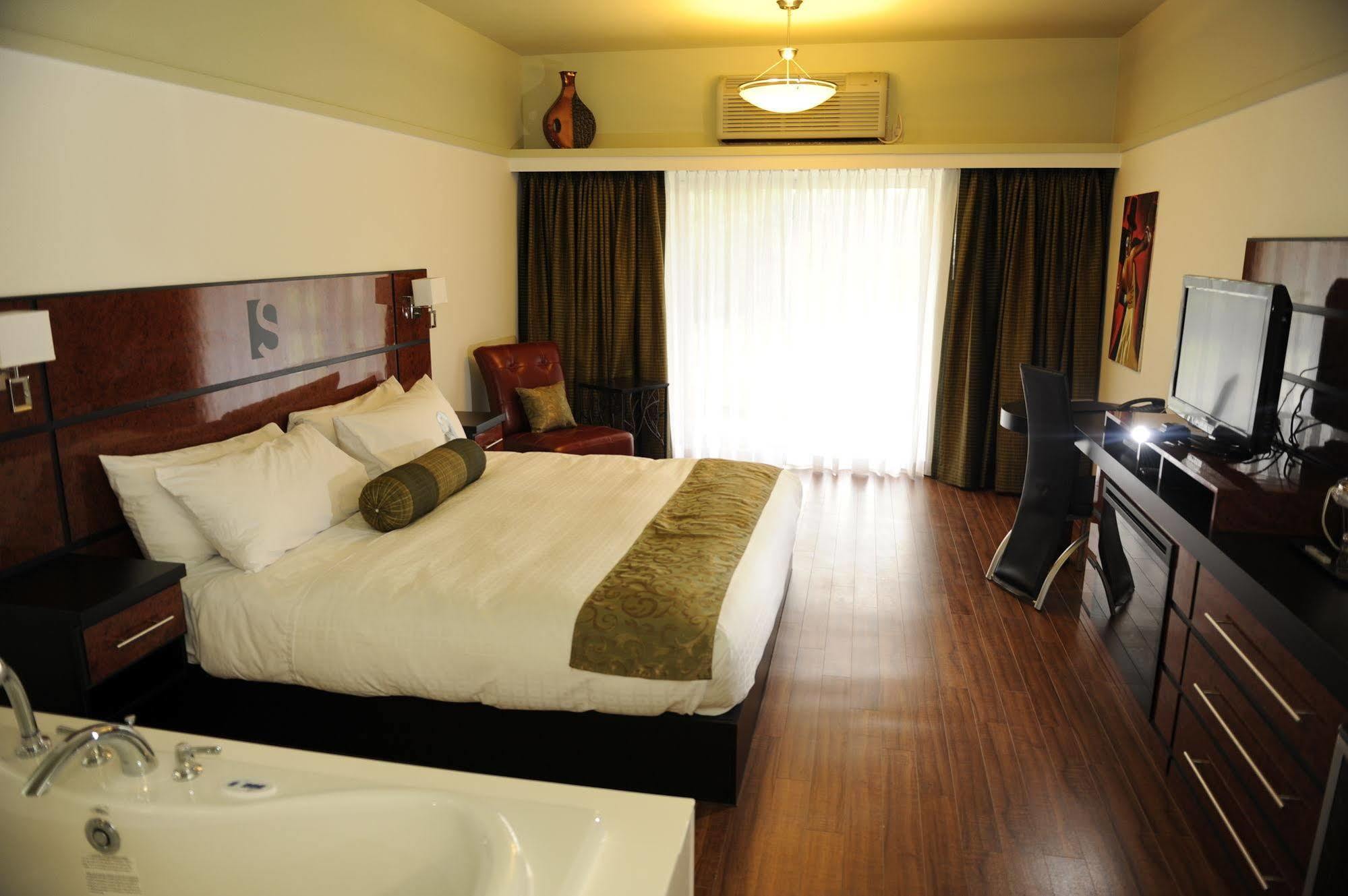 Samuels Boutique Hotel Goderich Buitenkant foto